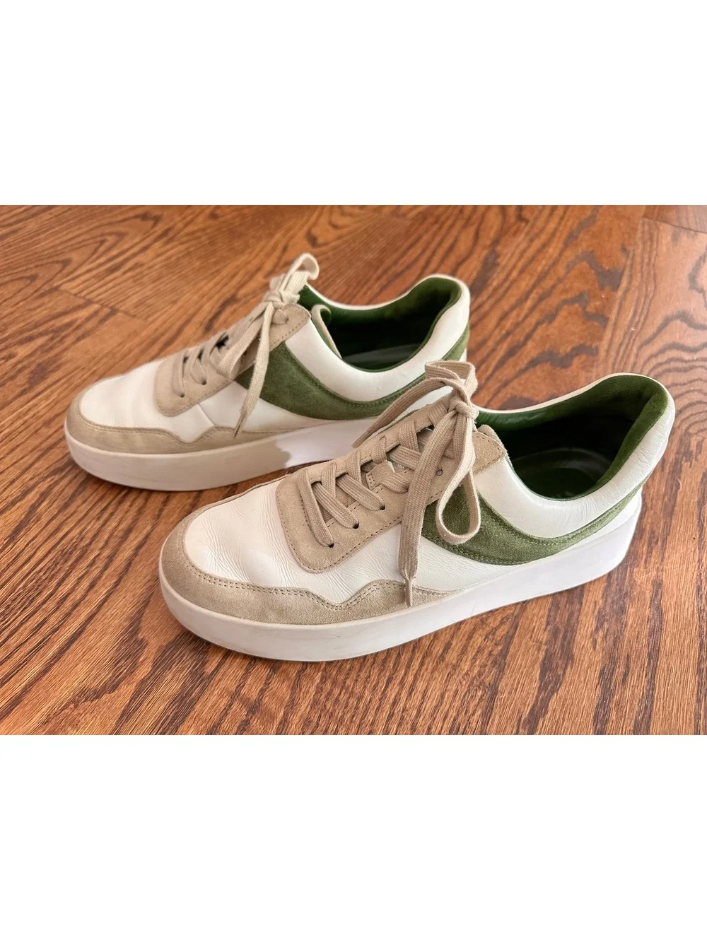 Vince Women's Warren Court Platform Sneakers in White and Green Leather Size 8.5